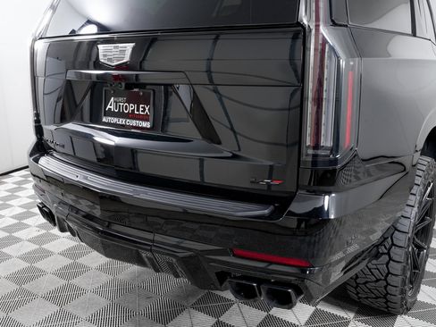 Used 2026 Cadillac Escalade V image 41