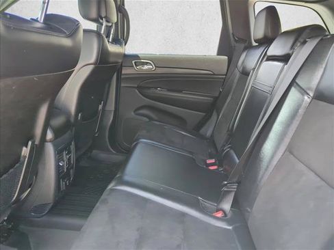 Used 2019 Jeep Grand Cherokee Altitude RWD image 13