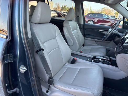 Used 2019 Honda Pilot Touring image 8
