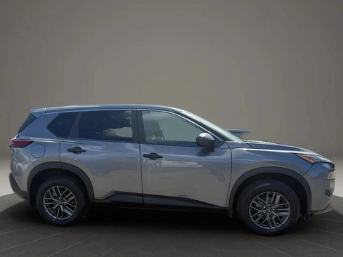 Used 2023 Nissan Rogue S FWD image 4
