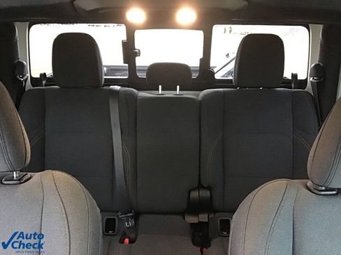 Used 2024 Jeep Gladiator Sport image 16