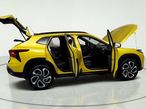 Used 2024 Chevrolet Trax RS w/ Driver Confidence Package FWD image 13