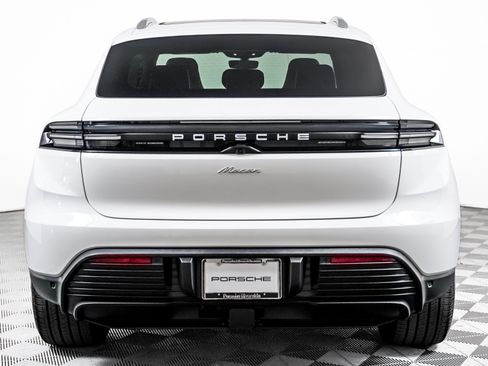 Certified 2025 Porsche Macan Electric w/ Premium Package RWD image 7