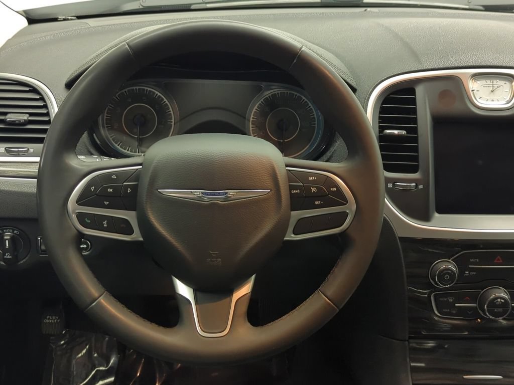Used 2022 Chrysler 300 Touring L RWD image 23