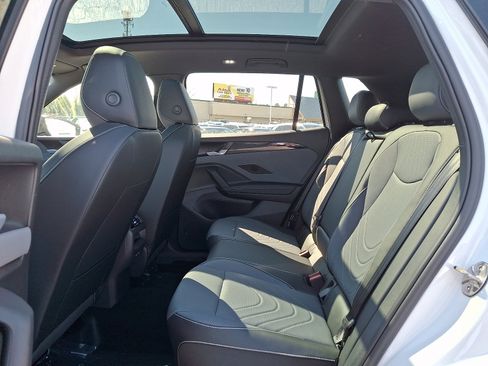 New 2026 Volkswagen Tiguan SE R-Line AWD/4WD image 6
