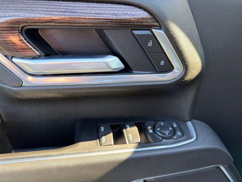 Used 2025 Chevrolet Silverado 2500 LT w/ Convenience Package image 30