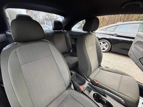 Used 2013 Volkswagen Beetle 2.5 image 20