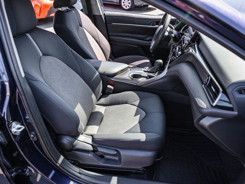Certified 2022 Toyota Camry LE FWD image 6