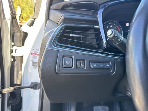 Used 2021 Cadillac XT6 Premium Luxury image 34