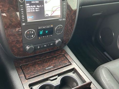 Used 2014 GMC Sierra 3500 Denali image 23