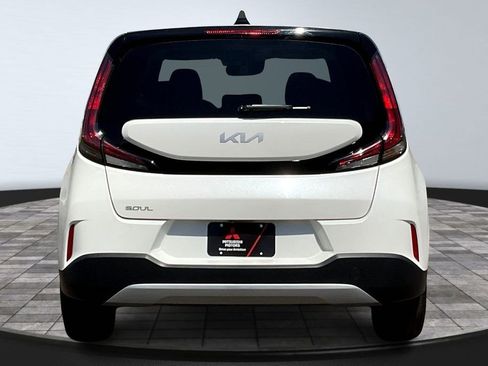 Used 2025 Kia Soul LX w/ LX Technology Package image 6