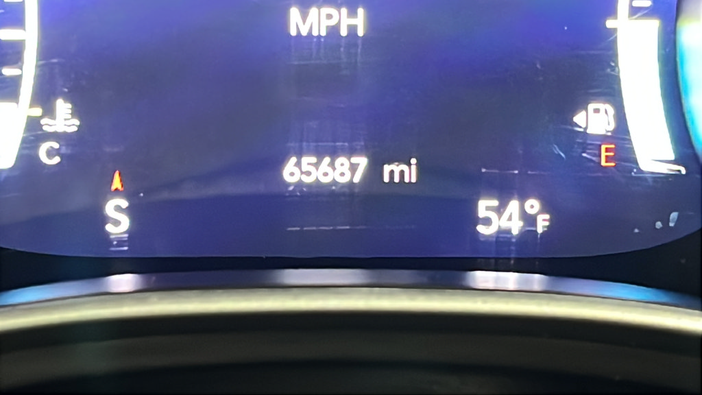 Used 2024 Chrysler Pacifica Touring-L FWD image 10
