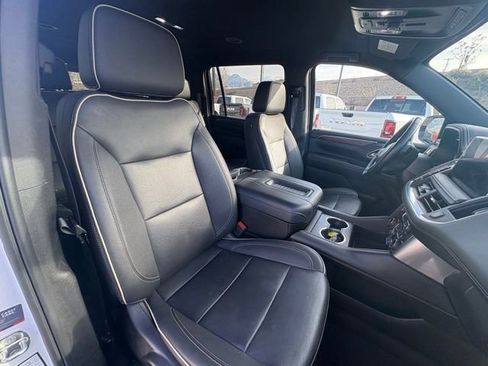 Used 2023 Chevrolet Suburban Premier image 25