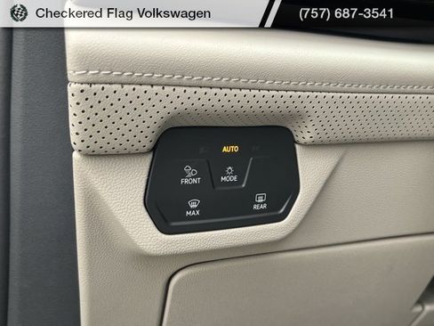 New 2026 Volkswagen Atlas SE image 17