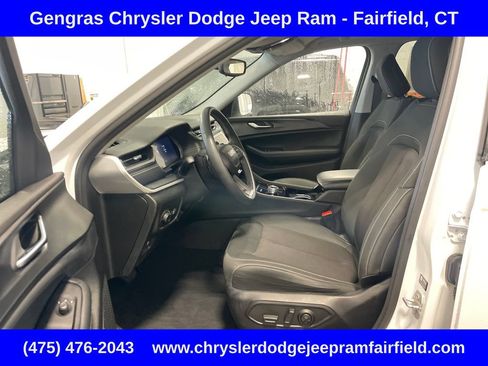 Certified 2023 Jeep Grand Cherokee Laredo w/ Luxury Tech Group I AWD/4WD image 22