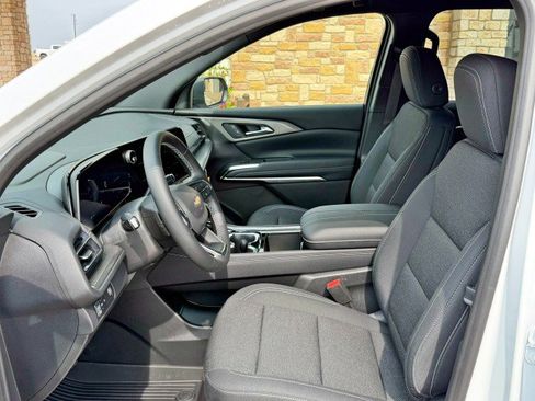 New 2026 Chevrolet Traverse LT w/ Driver Confidence Package image 13