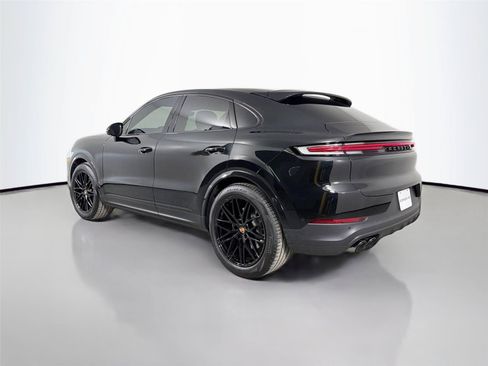 Certified 2026 Porsche Cayenne Coupe AWD/4WD image 3