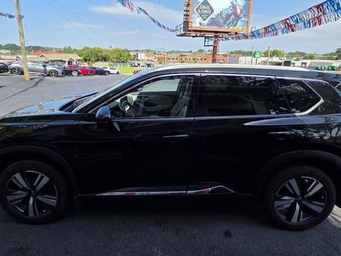 Used 2023 Nissan Rogue SL w/ SL Premium Package FWD image 2