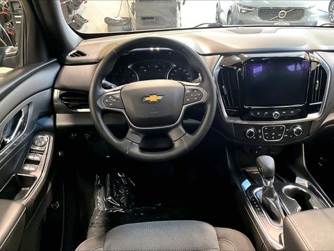 Used 2023 Chevrolet Traverse LT image 6