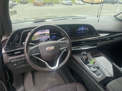 Used 2023 Cadillac Escalade Sport Platinum w/ Heavy-Duty Trailer Package AWD/4WD image 9