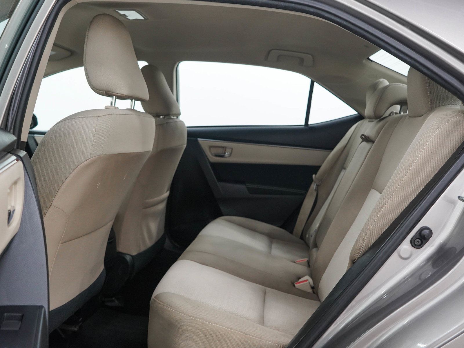 Used 2016 Toyota Corolla LE FWD image 18