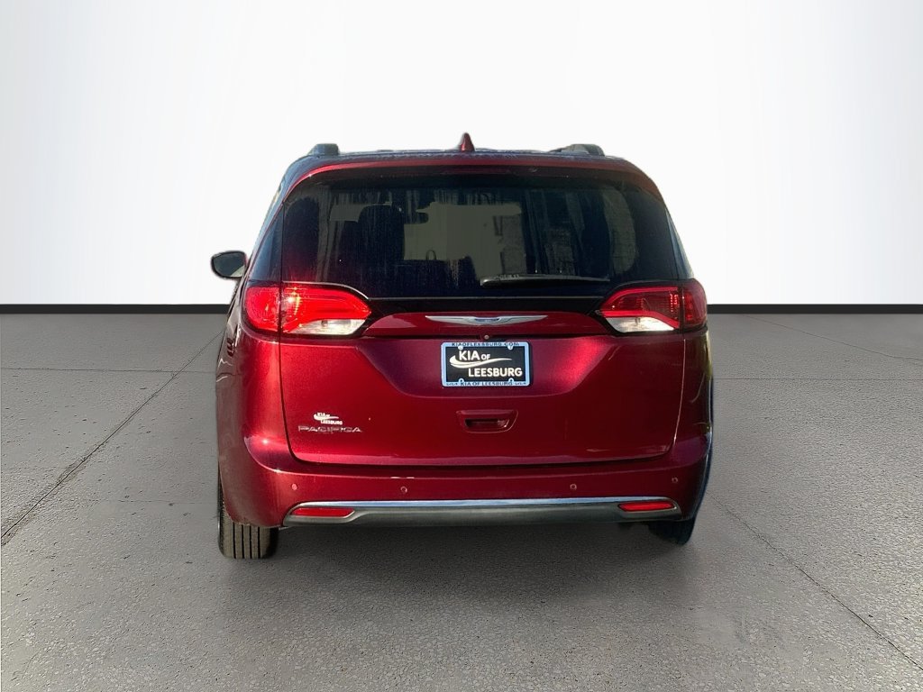 Used 2018 Chrysler Pacifica Touring-L FWD image 6