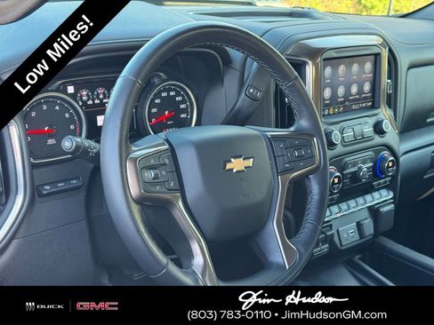 Used 2022 Chevrolet Silverado 2500 High Country w/ Z71 Off-Road Package image 18
