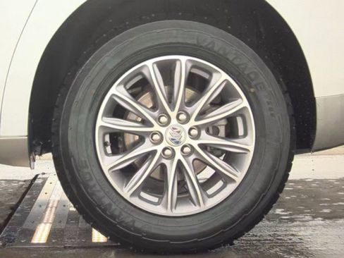 Used 2024 Buick Enclave Premium image 20