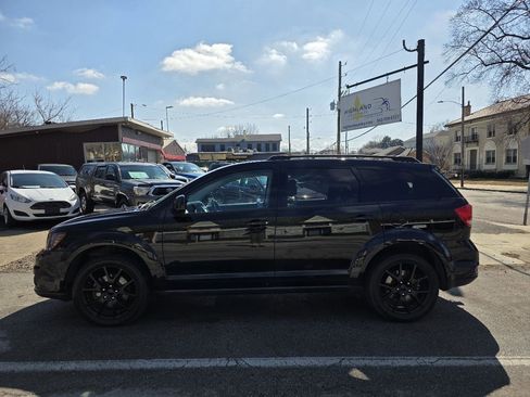 Used 2015 Dodge Journey SXT w/ Flexible Seating Group image 2