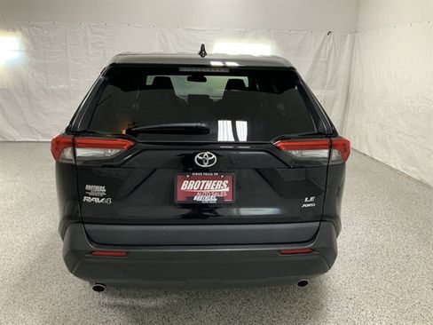 Used 2025 Toyota RAV4 LE AWD/4WD image 7