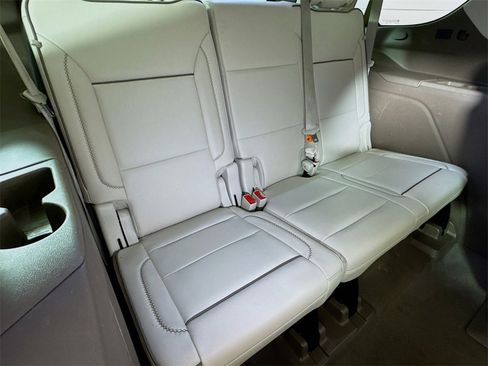 Used 2021 GMC Yukon Denali w/ Denali Premium Package image 28