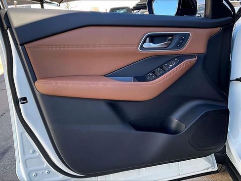 New 2026 Nissan Rogue Platinum w/ Tech Package image 10