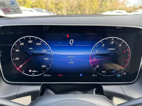 Certified 2025 Mercedes-Benz GLC 300 4MATIC image 9