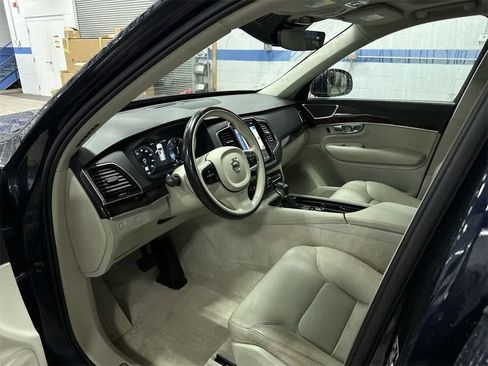 Used 2016 Volvo XC90 T6 Momentum w/ Momentum Plus Package image 30