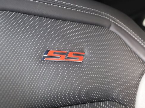Used 2018 Chevrolet Camaro SS RWD image 15
