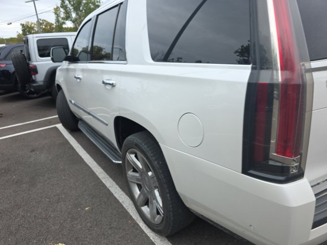 Used 2018 Cadillac Escalade Premium Luxury AWD/4WD image 8