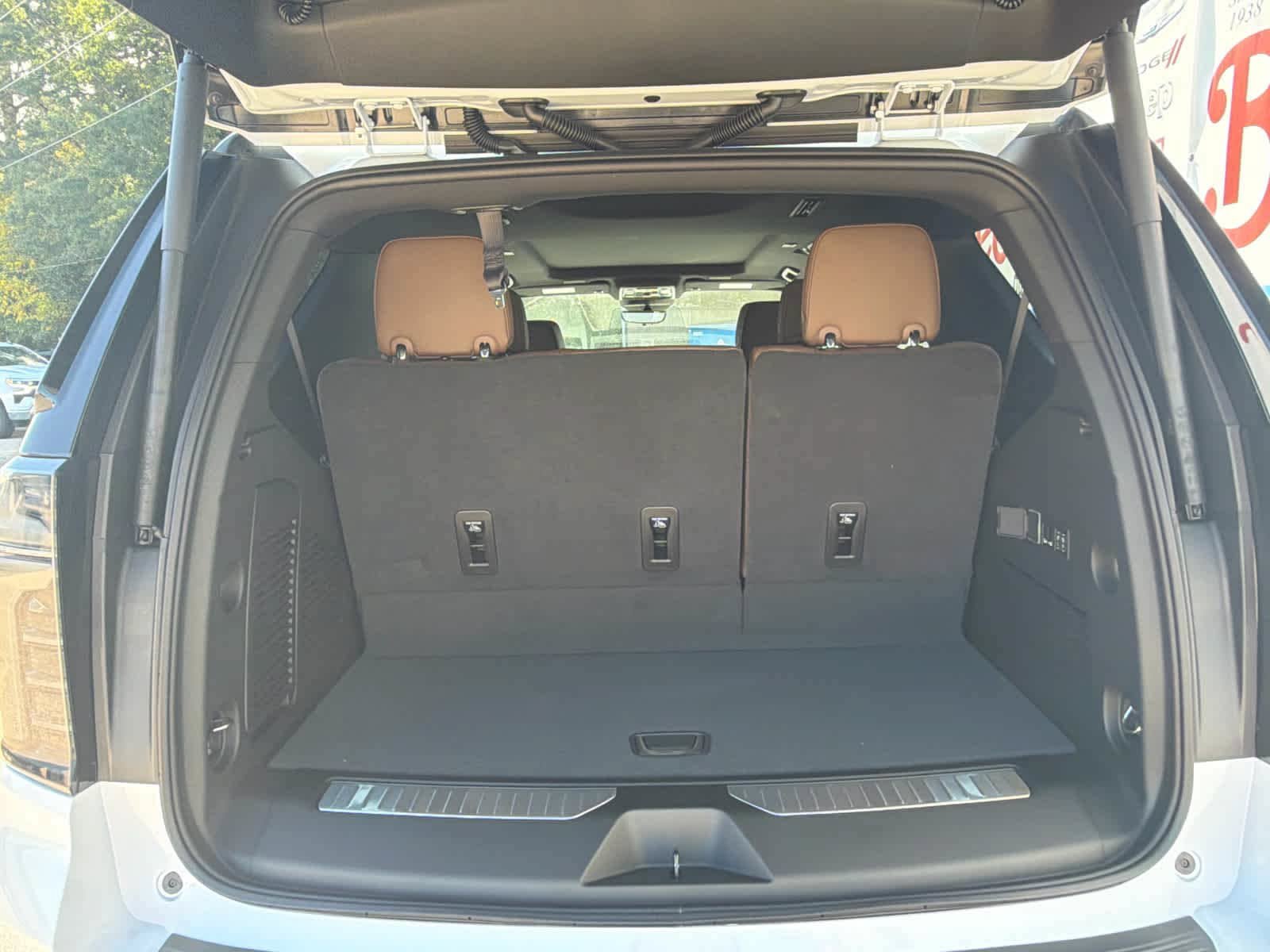 New 2027 Chevrolet Tahoe High Country w/ Sun And Tow Package AWD/4WD image 19