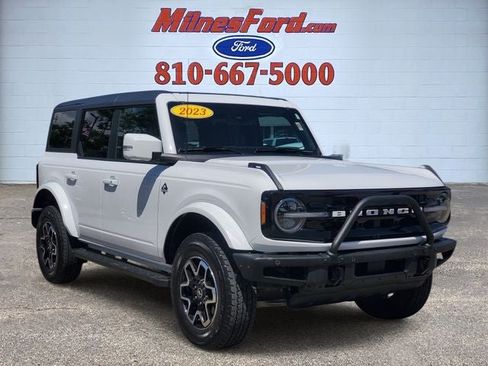 Used 2023 Ford Bronco Outer Banks AWD/4WD image 2