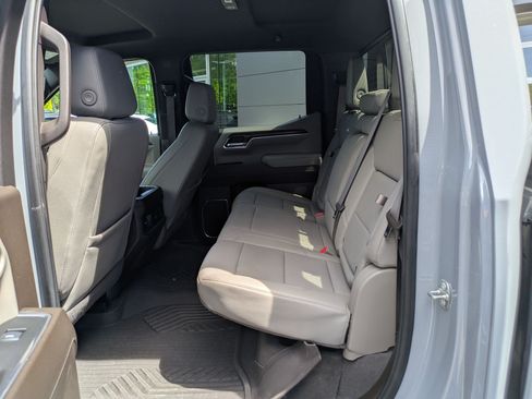 Used 2024 Chevrolet Silverado 1500 LT Trail Boss w/ Convenience Package II AWD/4WD image 27
