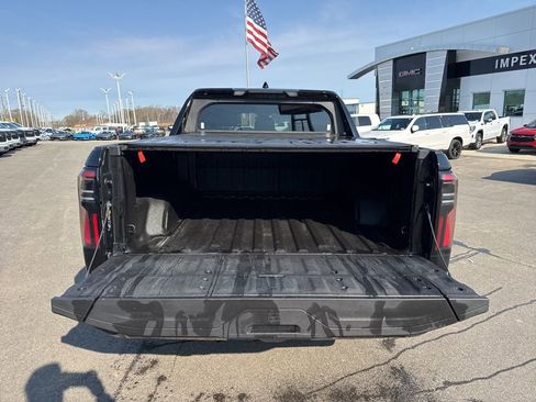 Used 2025 GMC Sierra EV Denali AWD/4WD image 31