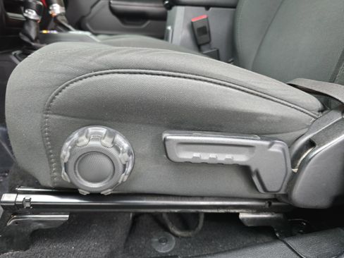 Used 2021 Jeep Wrangler Unlimited Sport image 28