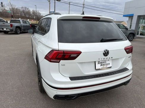 Used 2023 Volkswagen Tiguan SE R-Line image 24