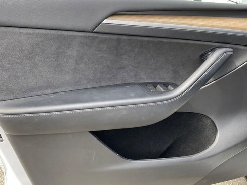 Used 2023 Tesla Model Y Long Range image 12