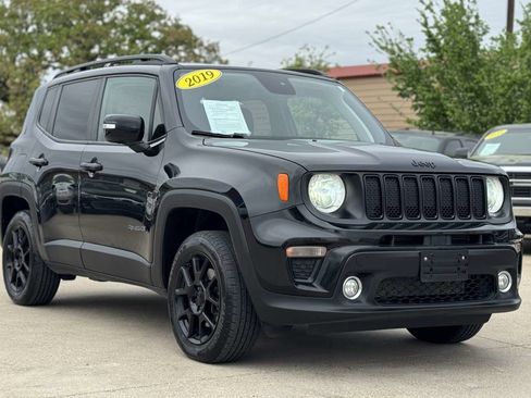 Used 2019 Jeep Renegade Altitude w/ Quick Order Package 2XM AWD/4WD image 3