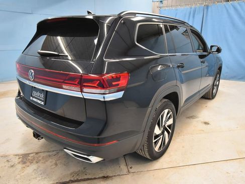 Used 2024 Volkswagen Atlas SE w/ Black Wheel Package image 36