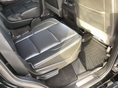 Used 2019 GMC Yukon SLT w/ Graphite Edition image 21