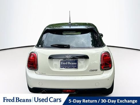 Used 2021 MINI Cooper 4-Door Hardtop FWD image 8
