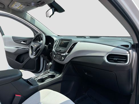 Used 2019 Chevrolet Equinox LS w/ LS Convenience Package FWD image 5