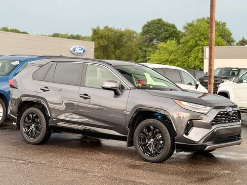 Used 2024 Toyota RAV4 SE w/ Weather Package AWD/4WD image 27