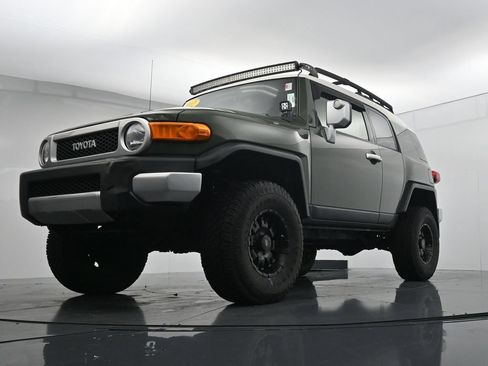 Used 2012 Toyota FJ Cruiser 4WD w/ Convenience Pkg image 34